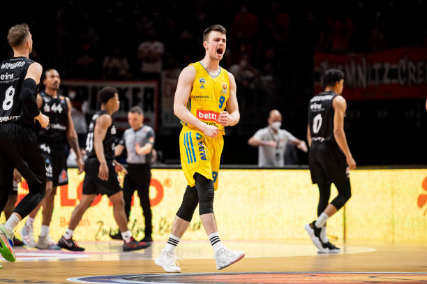 应当加强反 应当加强反